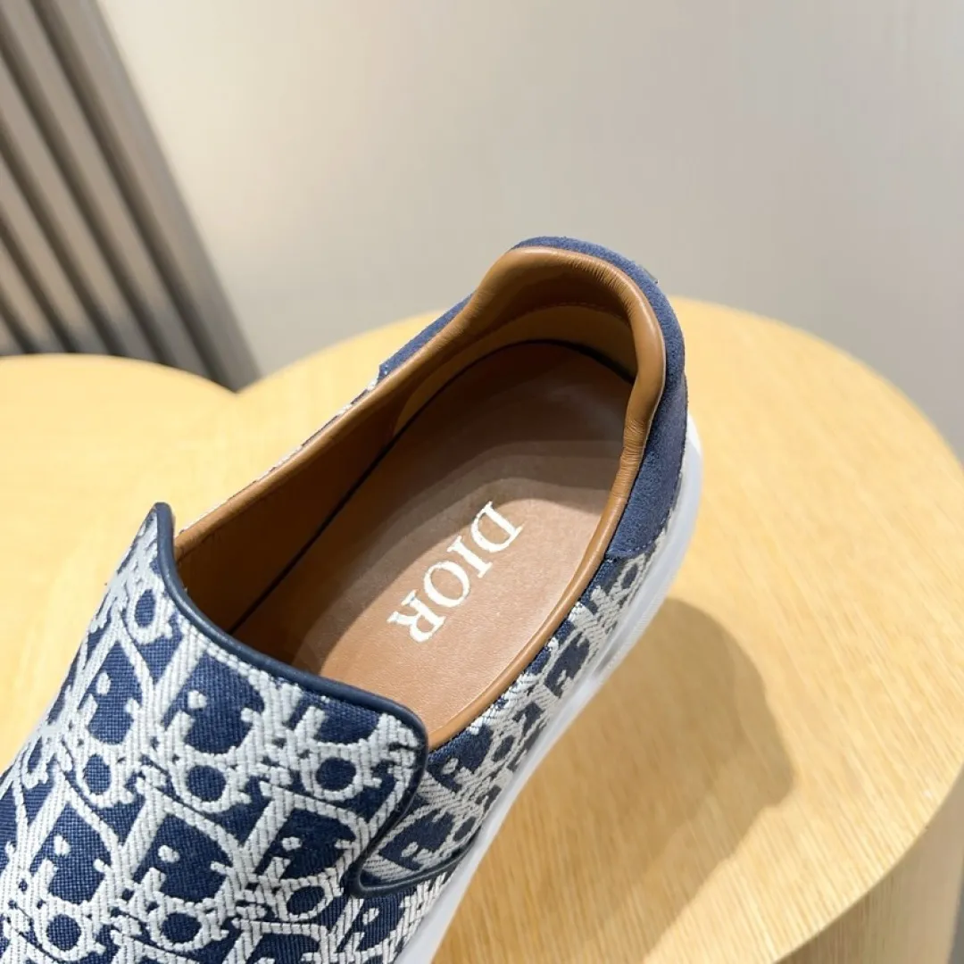Men's men's shoes💰P380💰[DIOR] Dior's new slip-on shoes🆕Exclusive hot-selling items✨Very comfortable on the feet, fine workmanship Material: Original fabric➕High-quality sheepskin lining + original wear-resistant outsole👍🏻Features: High-end and comfortable, purely handmade to create the perfect shoe that suits you best. Number of yards: 38–45